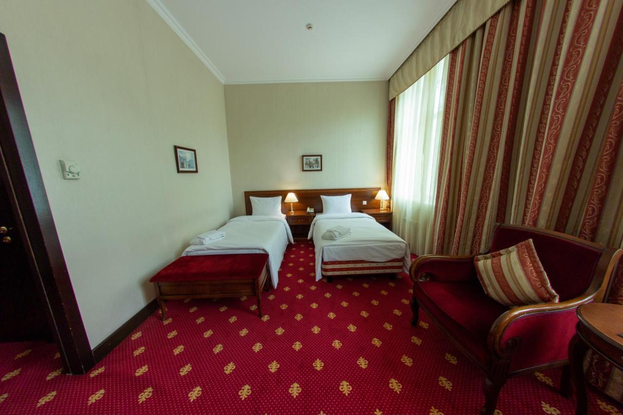 Grand Tien Shan Hotel Almatý Exterior foto