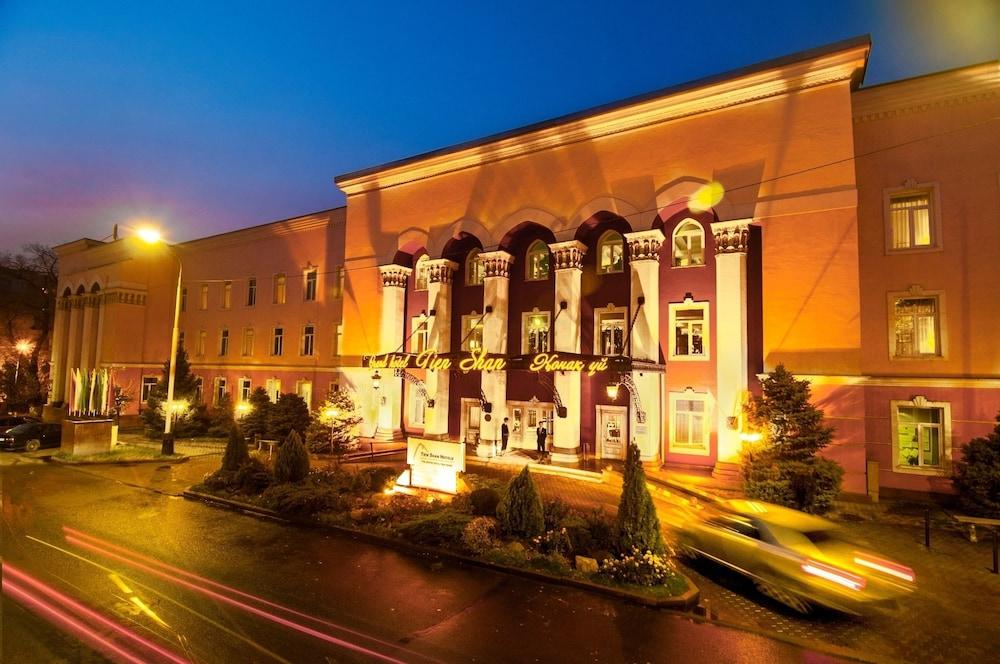 Grand Tien Shan Hotel Almatý Exterior foto