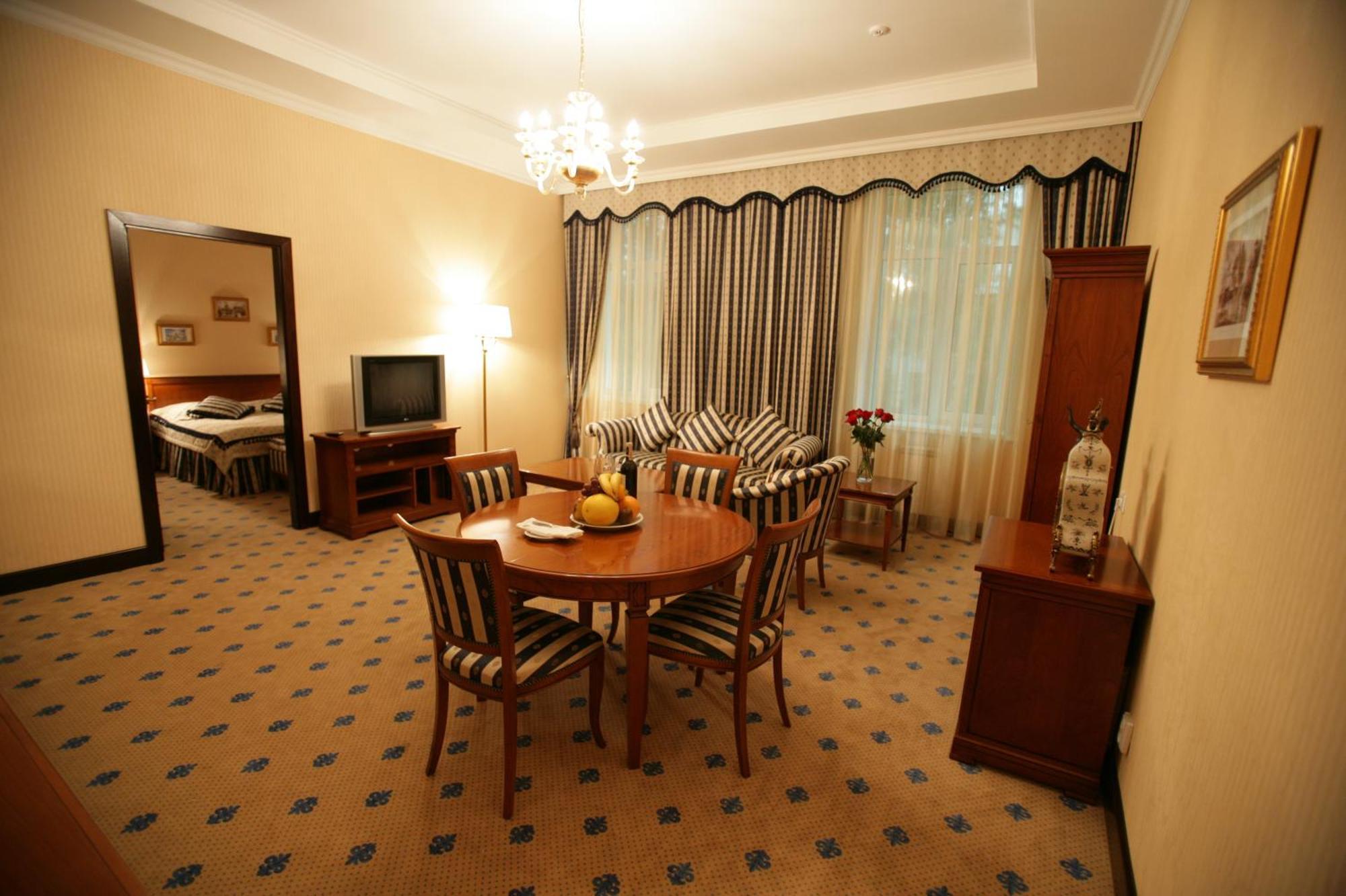 Grand Tien Shan Hotel Almatý Habitación foto