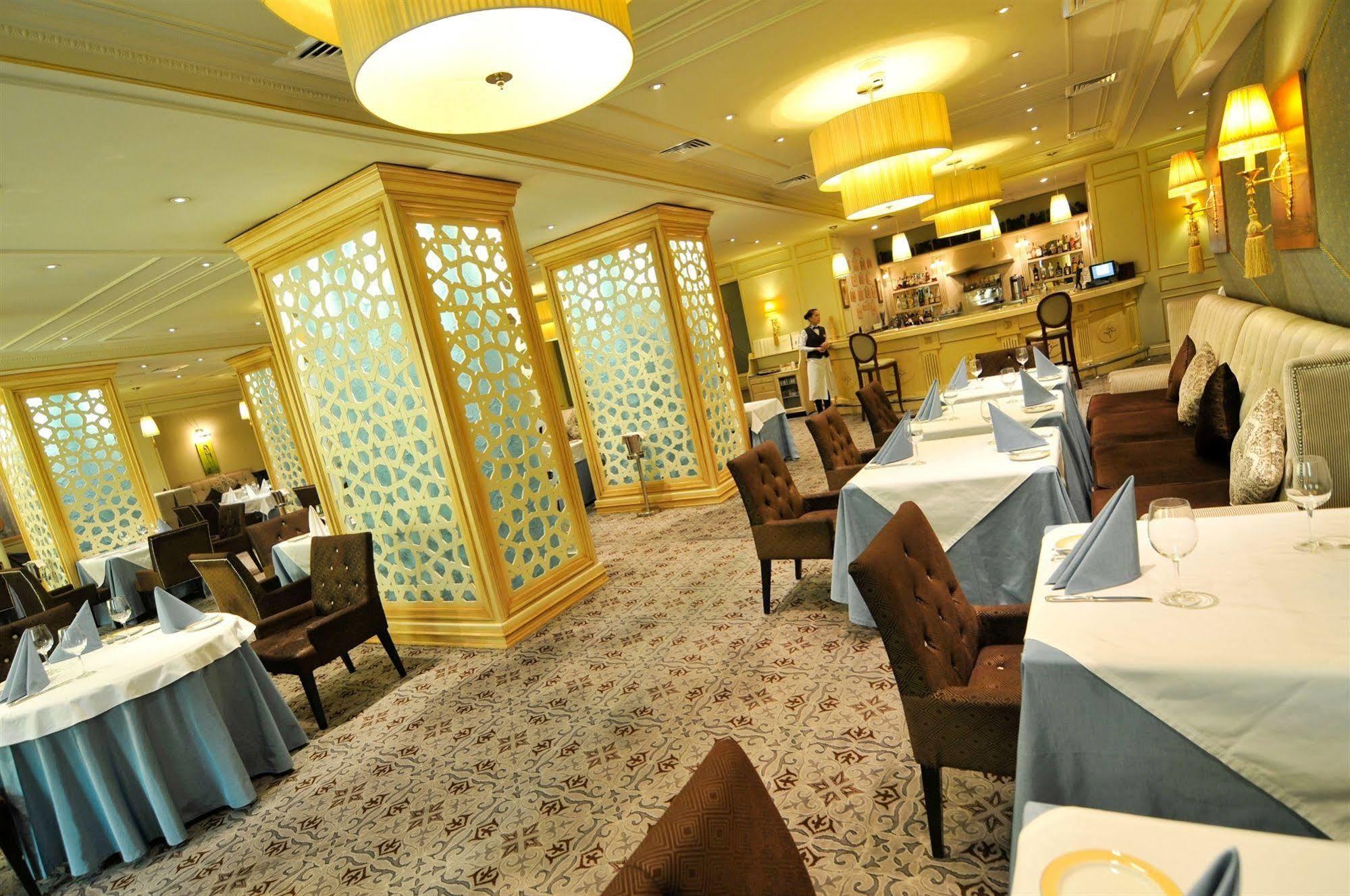 Grand Tien Shan Hotel Almatý Restaurante foto